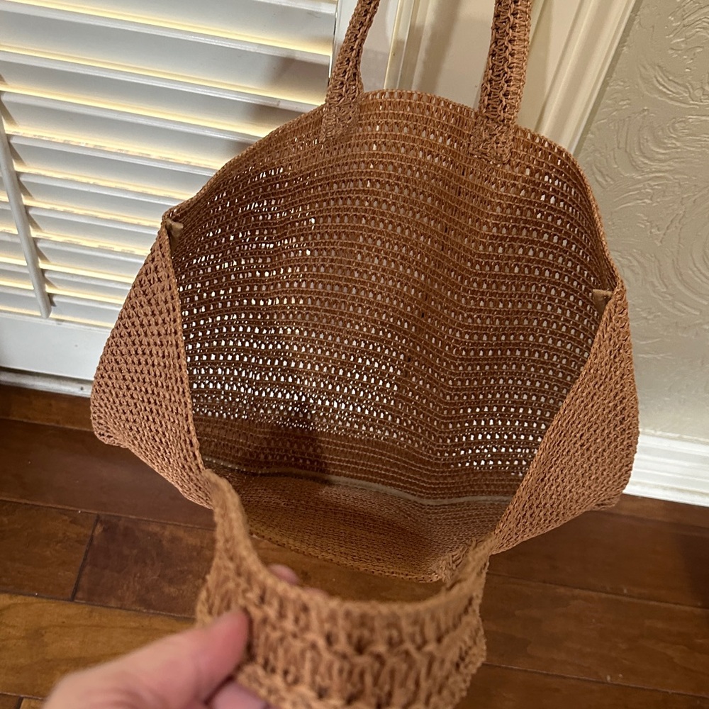 Burberry Woven Straw Tote Bag in Light Brown - Picture 3 of 3